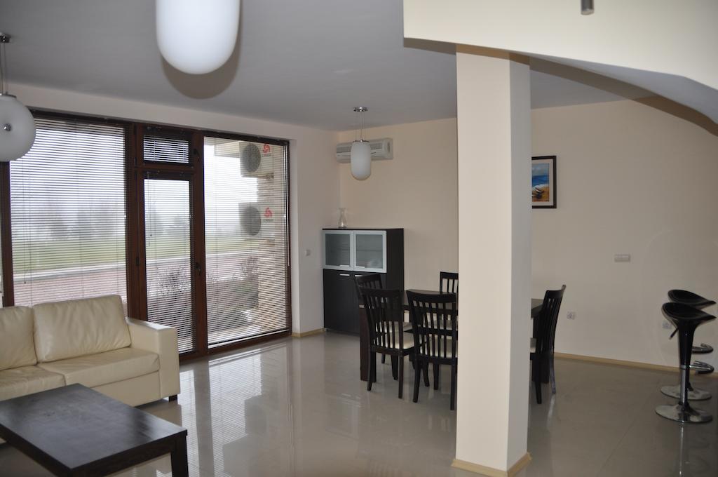 Lighthouse Golf Apart Complex&Villas Balchik Værelse billede