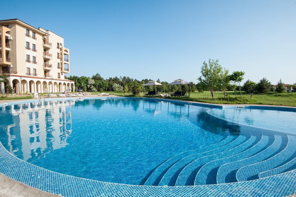 Lighthouse Golf Apart Complex&Villas Balchik Eksteriør billede
